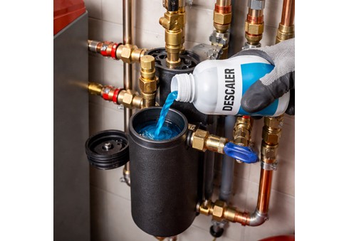 Proplach topení chemickým prostředkem prostřednictvím magnetického filtru